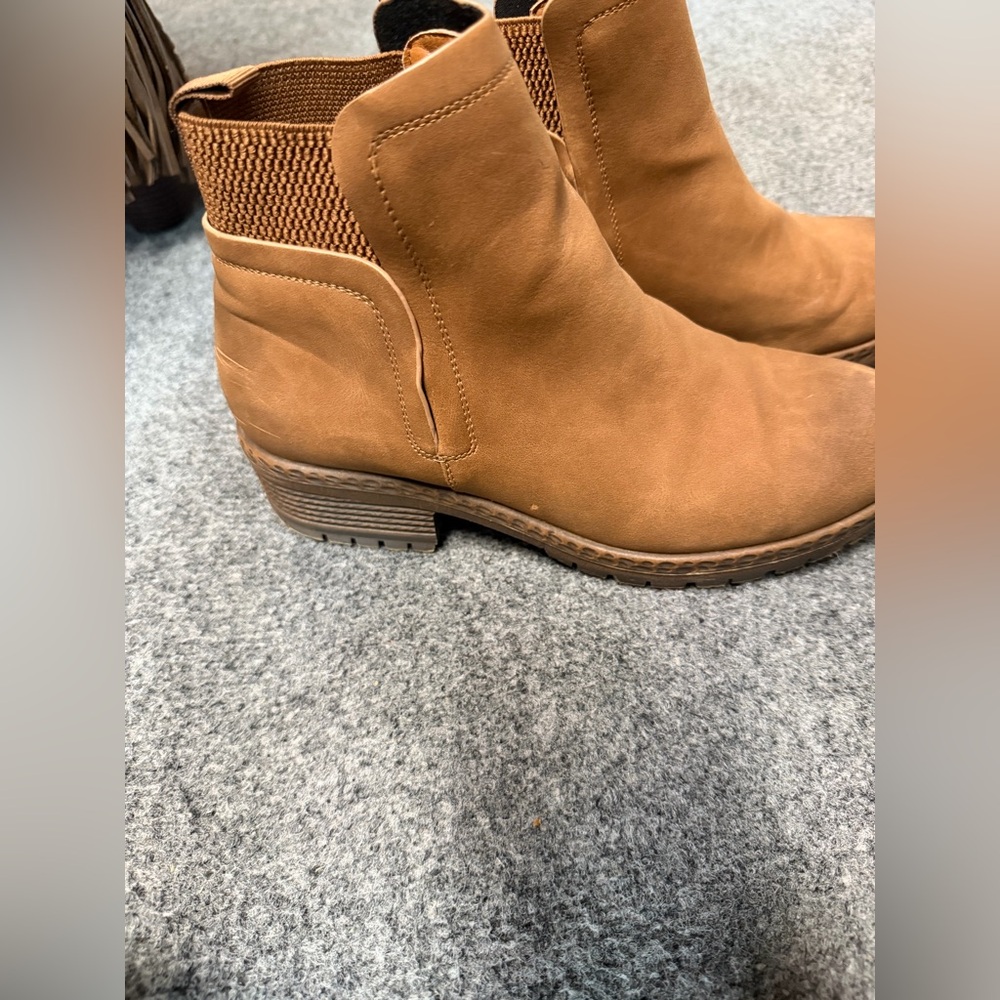 Women's Tan Ankle Boots - Classic Casual Chelsea Style